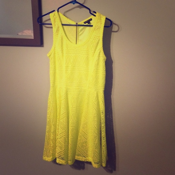Express Yellow Lace Dress - Picture 1 of 3